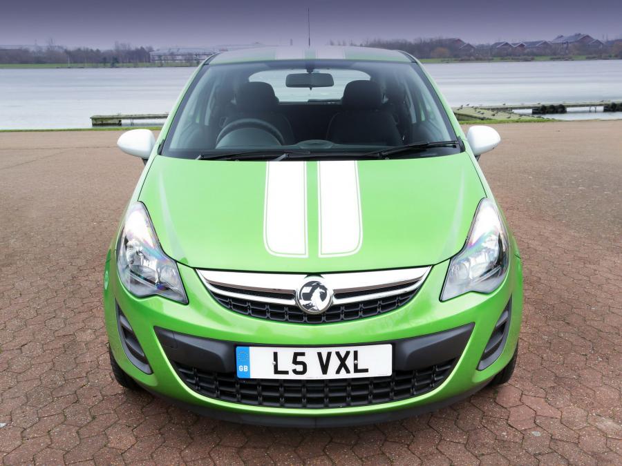  Vauxhall Corsa Sting 2013 года  (фото 14 из 18)